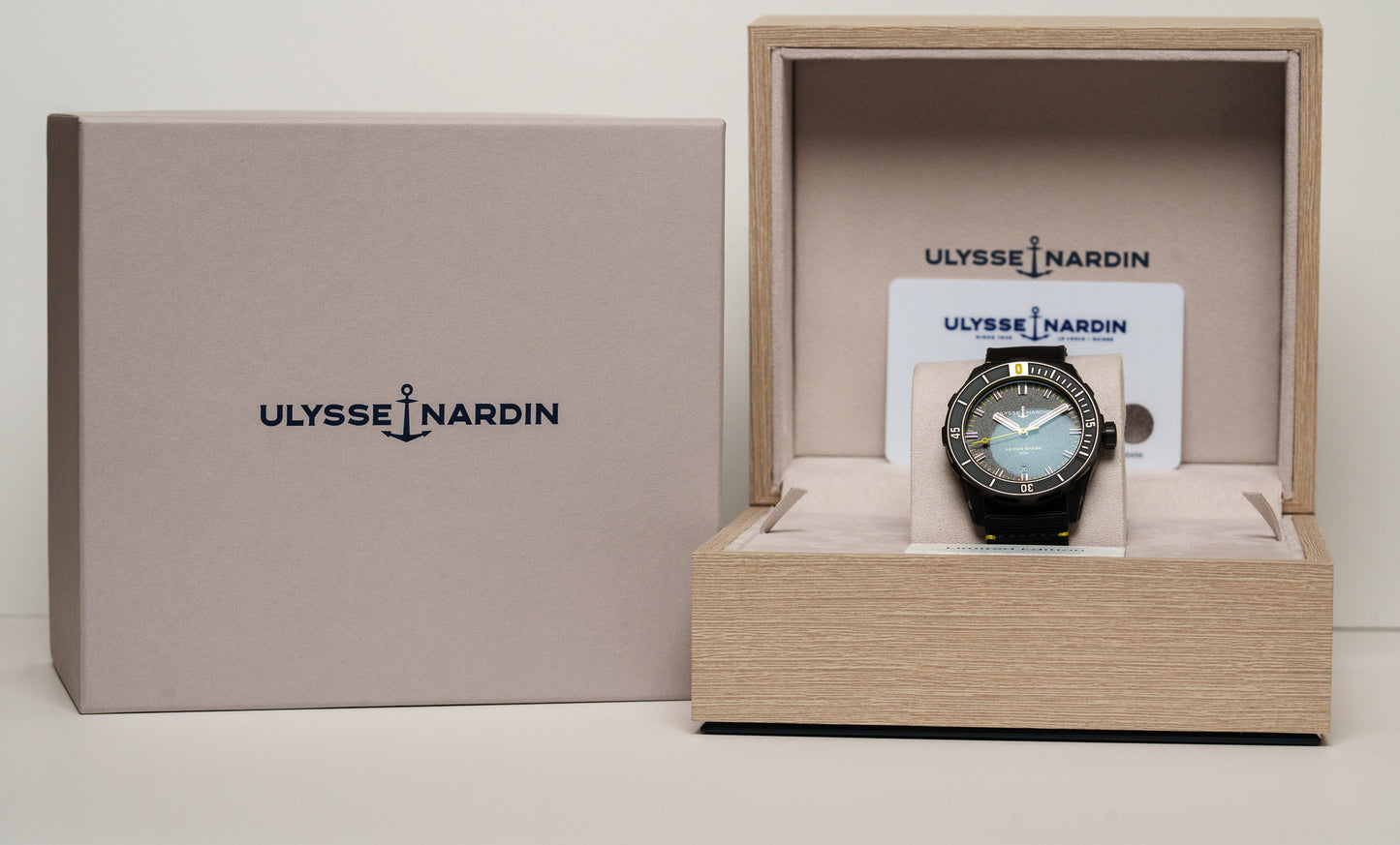 Ulysse Nardin Diver Lemon Shark 42mm 8163-175LE/92-LEMON