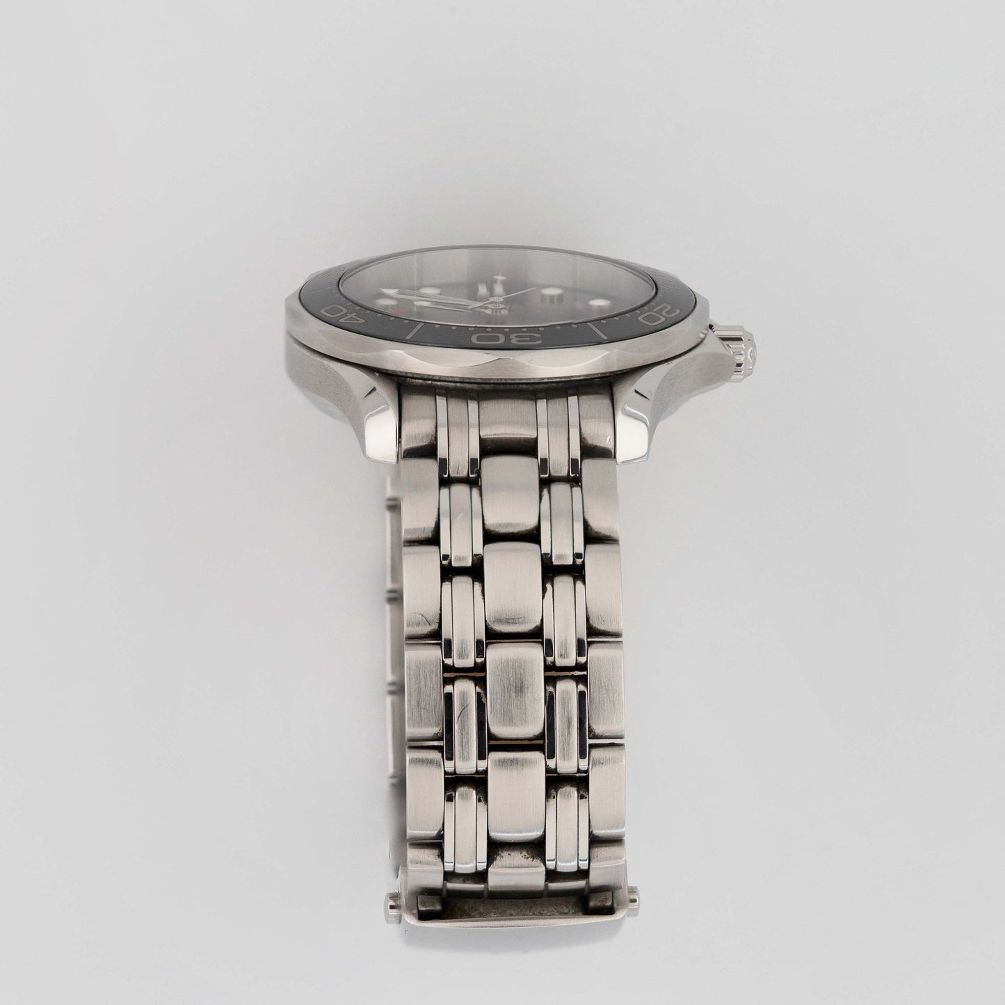 Bottom bracelet of Omega Seamaster Diver 300m Co-Axial Chronometer 41mm