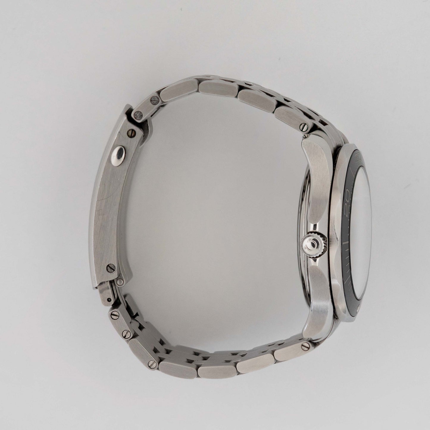 Crown and right hand side of Omega Seamaster Diver 300m Co-Axial Chronometer 41mm