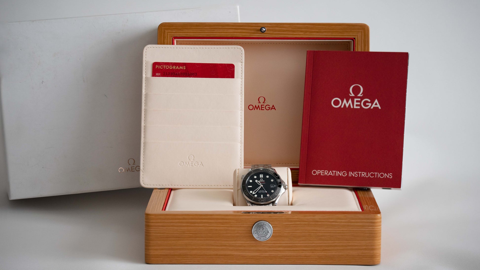 Box and papers of Omega Seamaster Diver 300m Co-Axial Chronometer 41mm